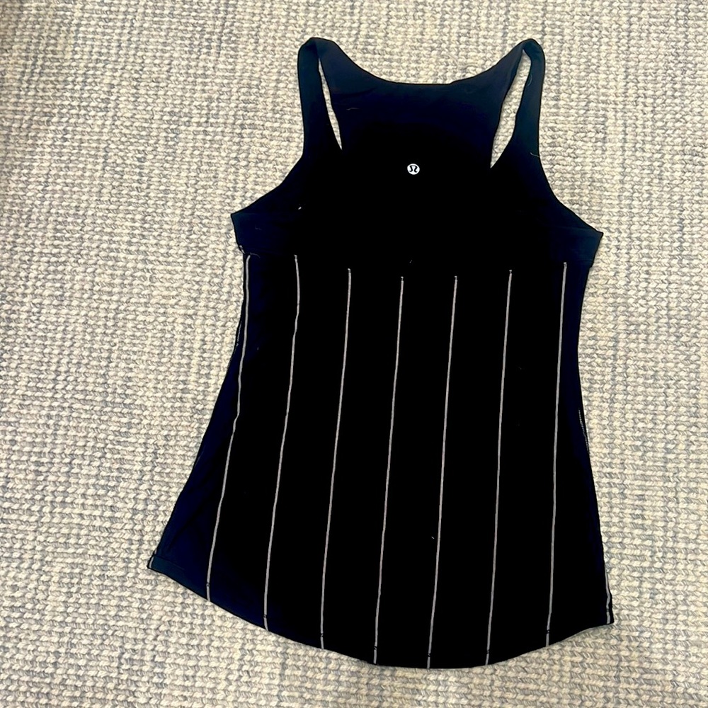 Lululemon black and white tank